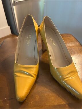 Rangoni Glossy Yellow Pointed-Toe Block Heel Pumps